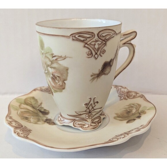 Hermann Ohme Old Ivory Silesia Clairon Cup with Saucer - Picture 3 of 10